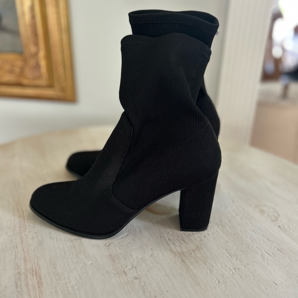 Chinese Laundry sock booties black 9.5